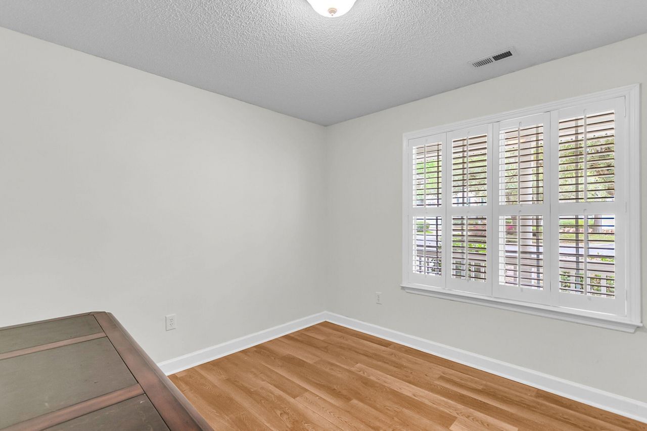 5509 Livonia Cove Photo 24