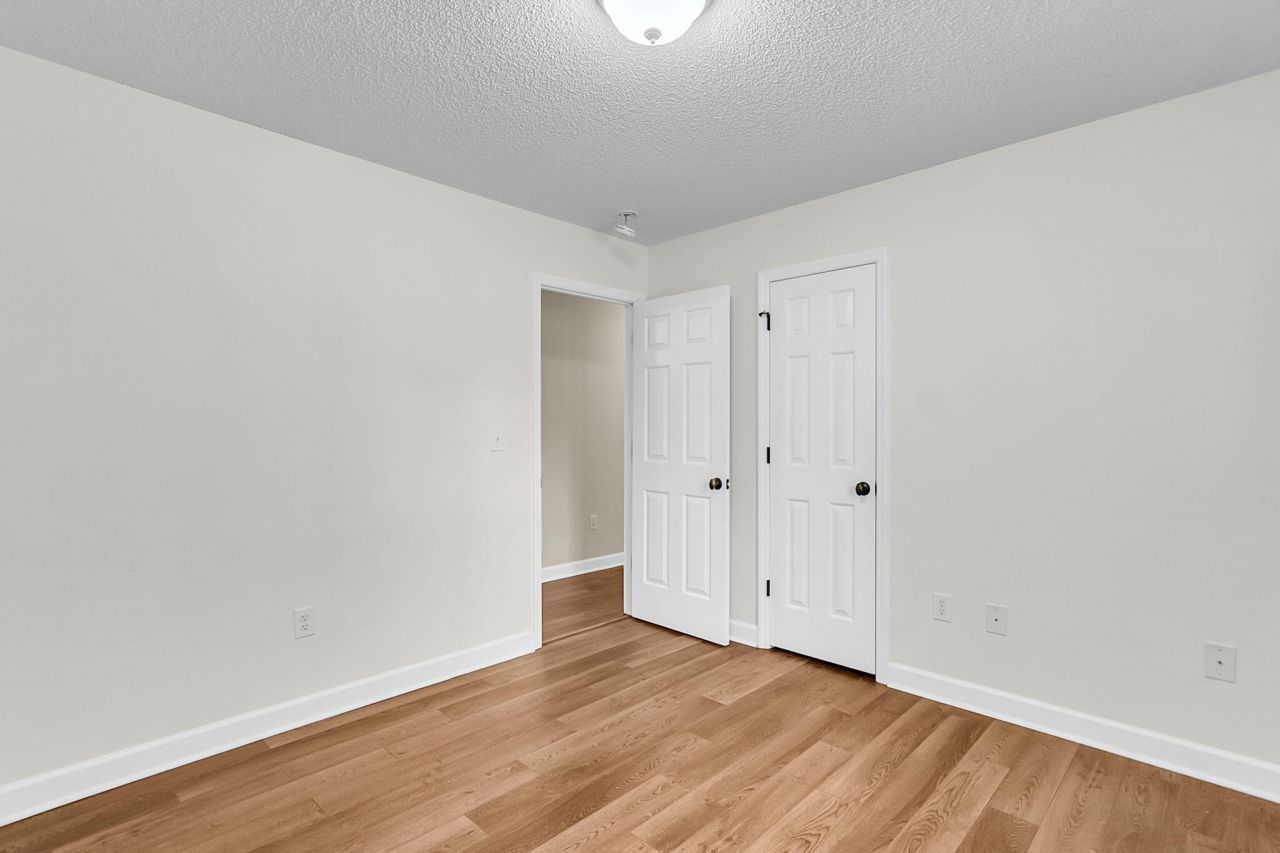 5509 Livonia Cove Photo 28