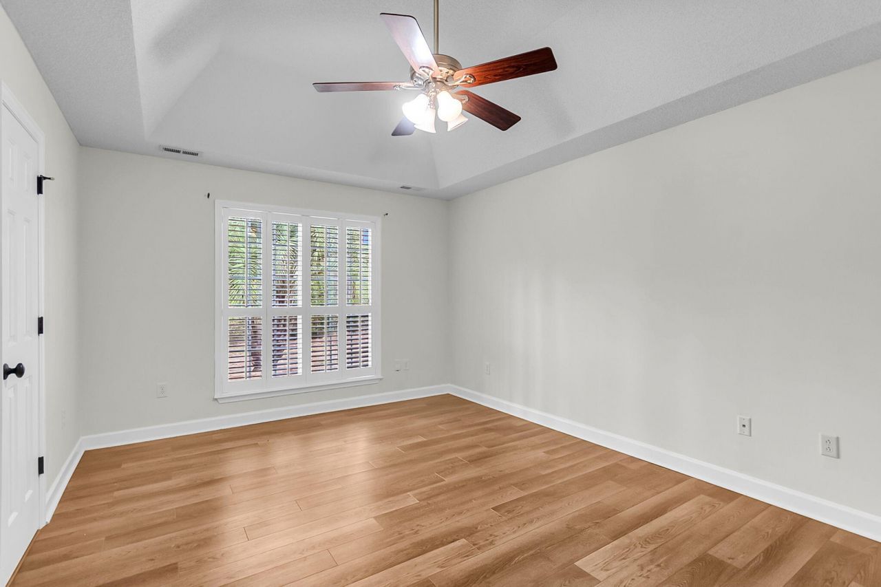 5509 Livonia Cove Photo 30