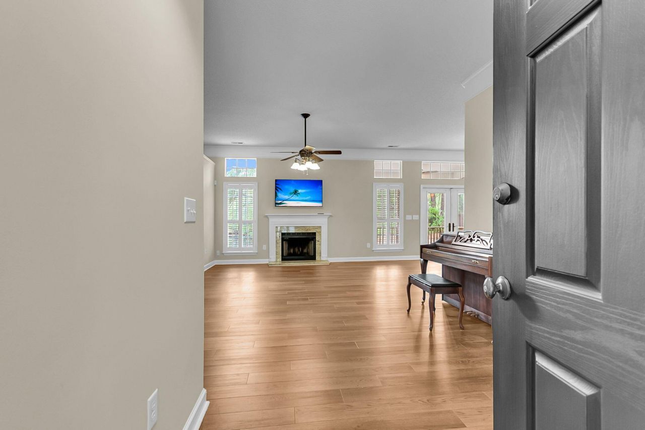 5509 Livonia Cove Photo 7