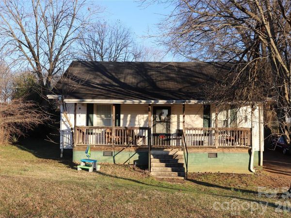 1015 9th Street , Statesville, NC 28677