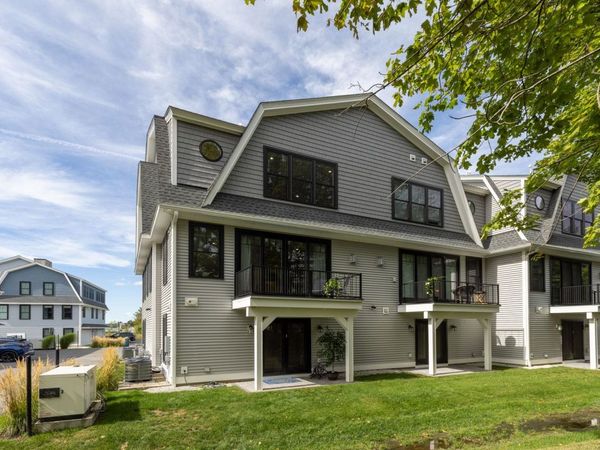 28 Little Bay Drive, Unit 28, Dover, NH 03820