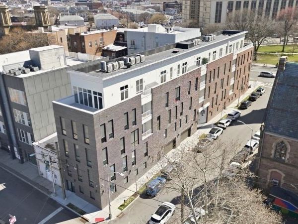 21 Lincoln Park, Newark, NJ 07102