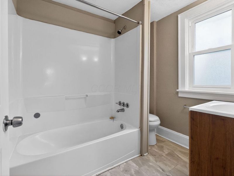 370 Belvidere Avenue, Columbus, OH 43223 Photo 25