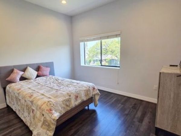 2651 S Hobart Boulevard, Unit 6, Los Angeles, CA 90018