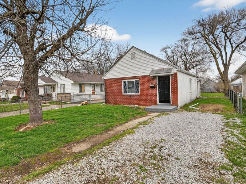 46 Florence Avenue, Columbus, OH 43228 Photo 2