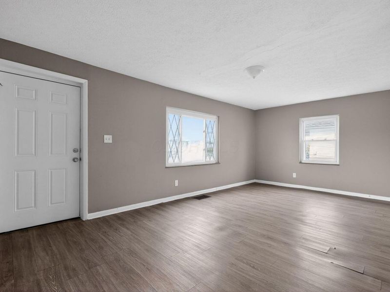 46 Florence Avenue, Columbus, OH 43228 Photo 6