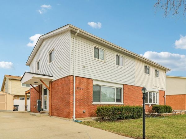 9262 N Woodland Drive , Niles, IL 60714