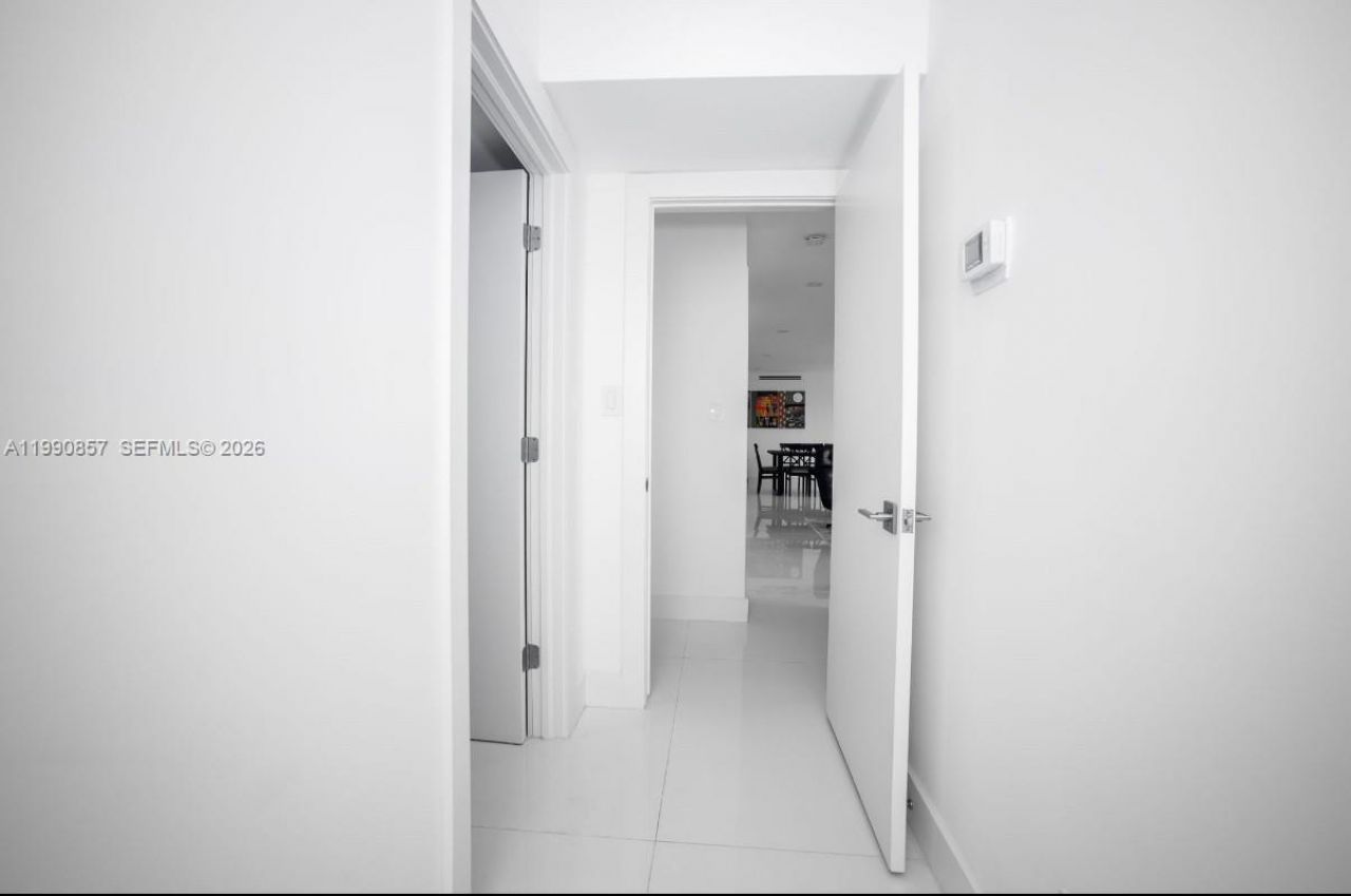 5600 Collins Ave , Unit 14K, Miami Beach, FL 33140 Photo