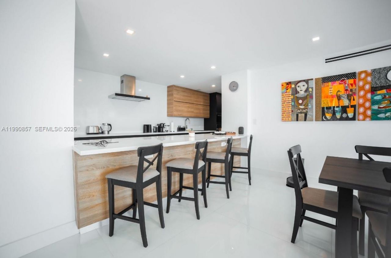 5600 Collins Ave , Unit 14K, Miami Beach, FL 33140 Photo