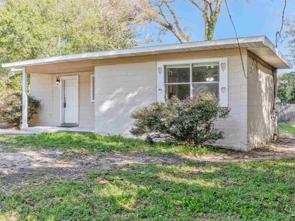 603 New York Dr, Pensacola, FL 32505