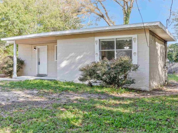 603 New York Dr, Pensacola, FL 32505