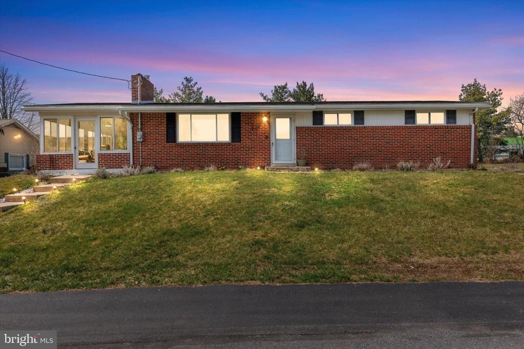 1420 Adams Avenue, Harrisburg, PA 17112 Main Photo