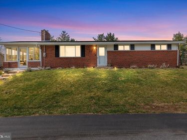 1420 ADAMS AVENUE, HARRISBURG, PA 17112