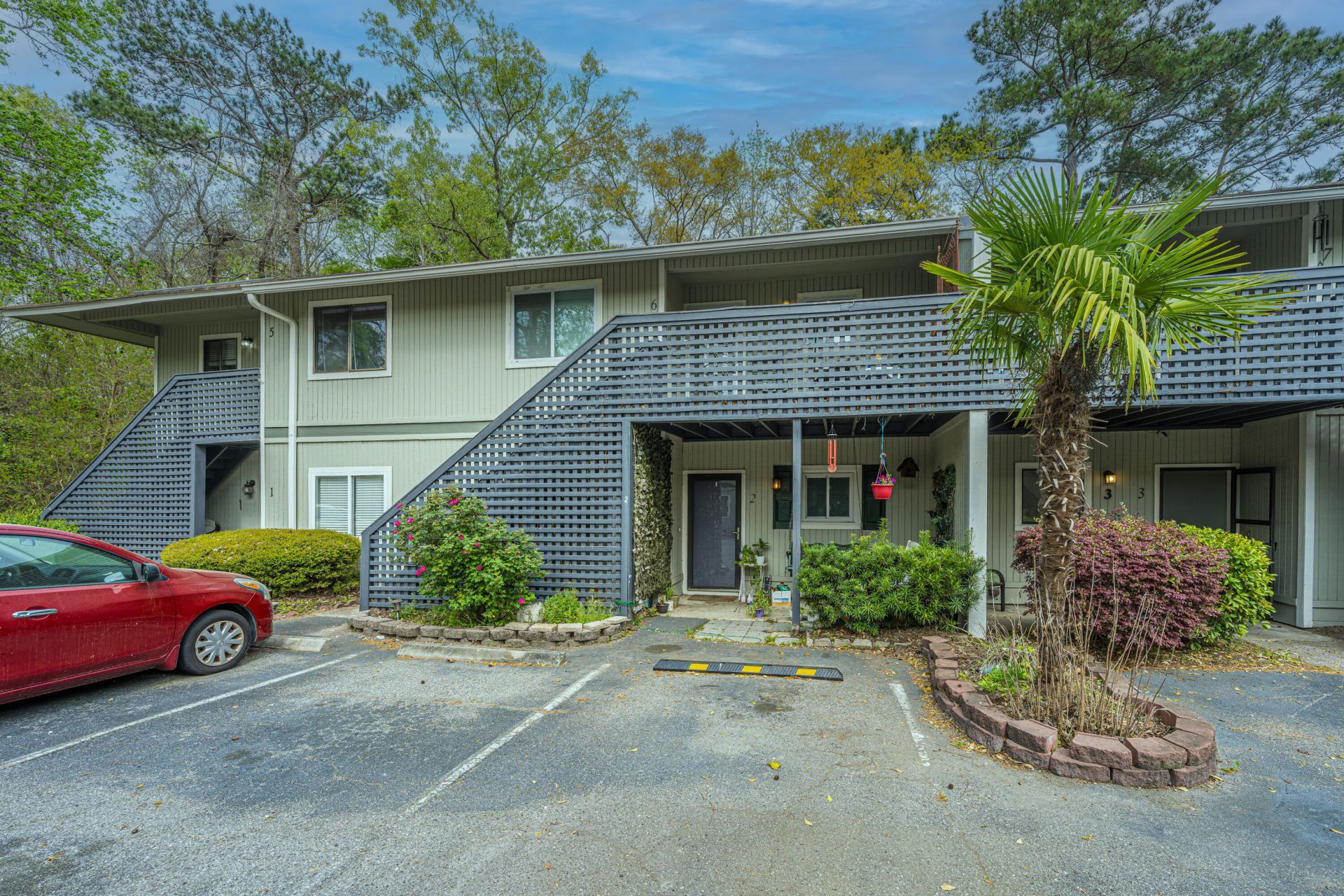 2745 Jobee Drive Photo 1