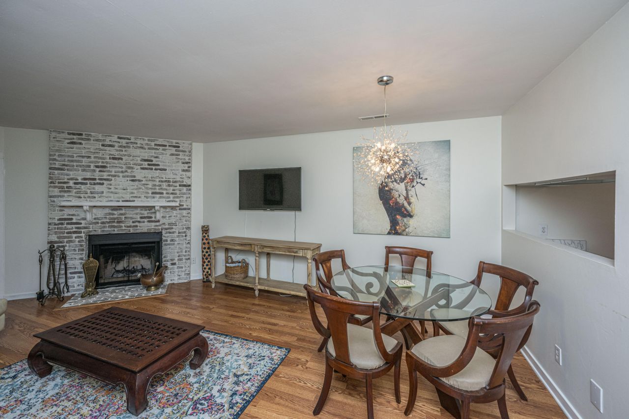 2745 Jobee Drive Photo 12