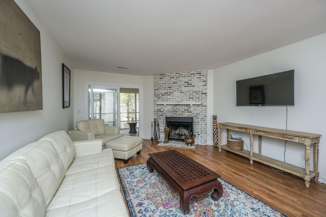 2745 Jobee Drive Photo 14