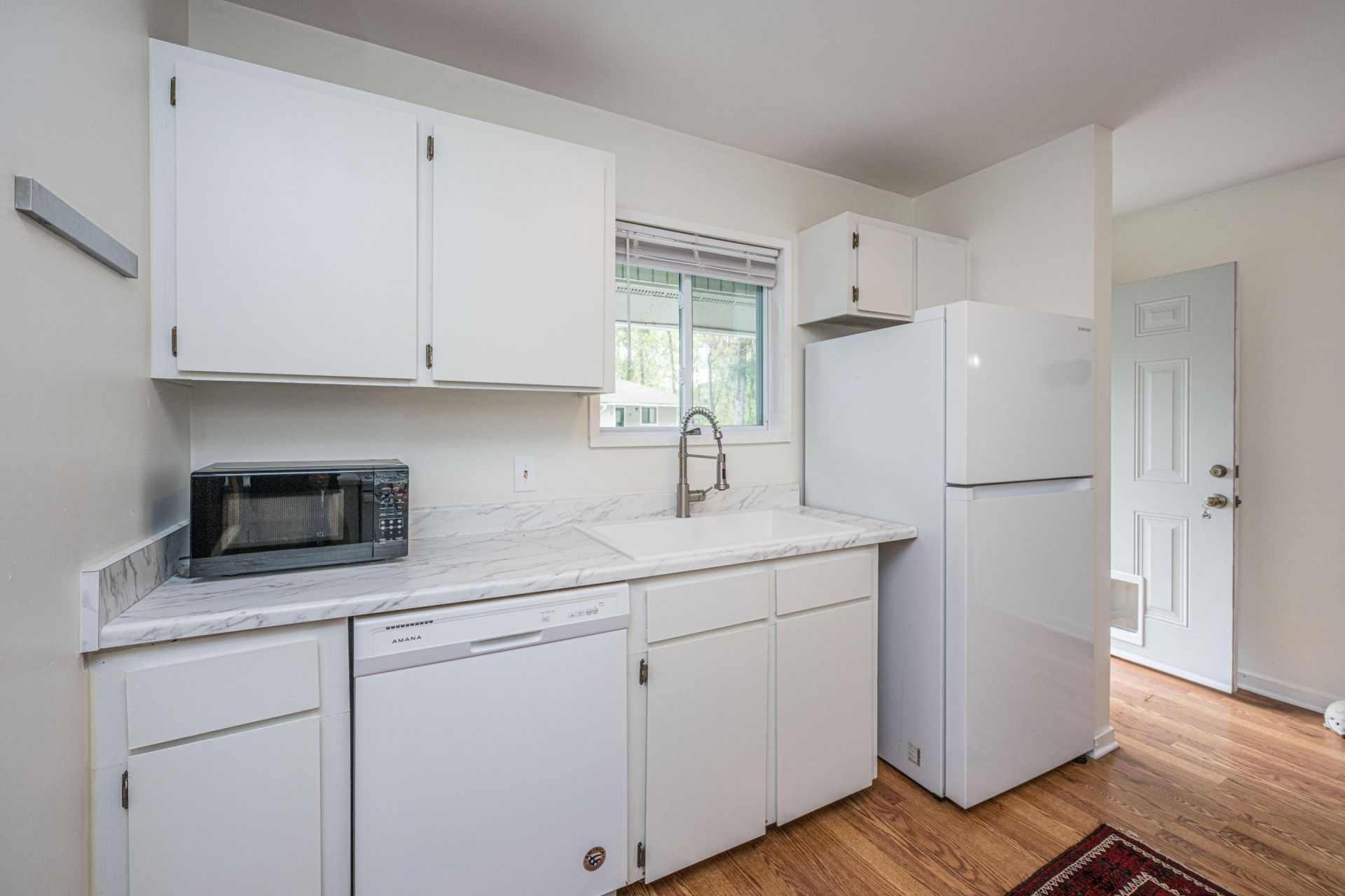2745 Jobee Drive Photo 6