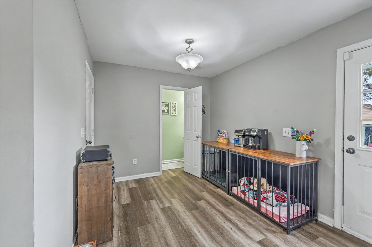 120 Tyron Road Photo 12