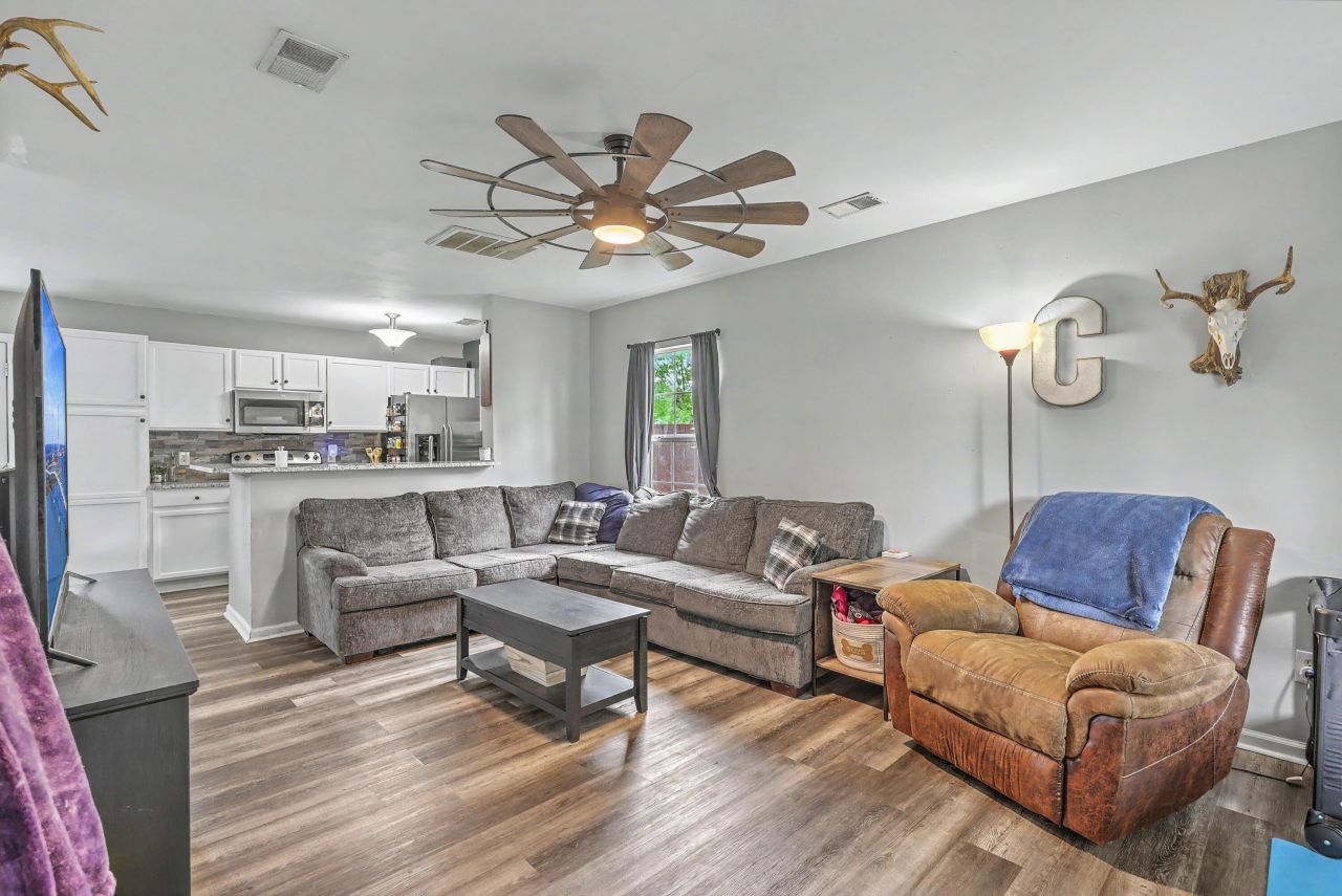 120 Tyron Road Photo 6