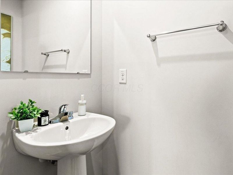 8586 Greengate Boulevard, Canal Winchester, OH 43110 Photo 11