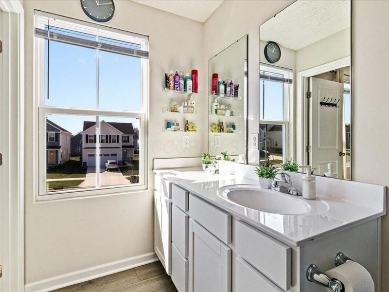 8586 Greengate Boulevard, Canal Winchester, OH 43110 Photo 28