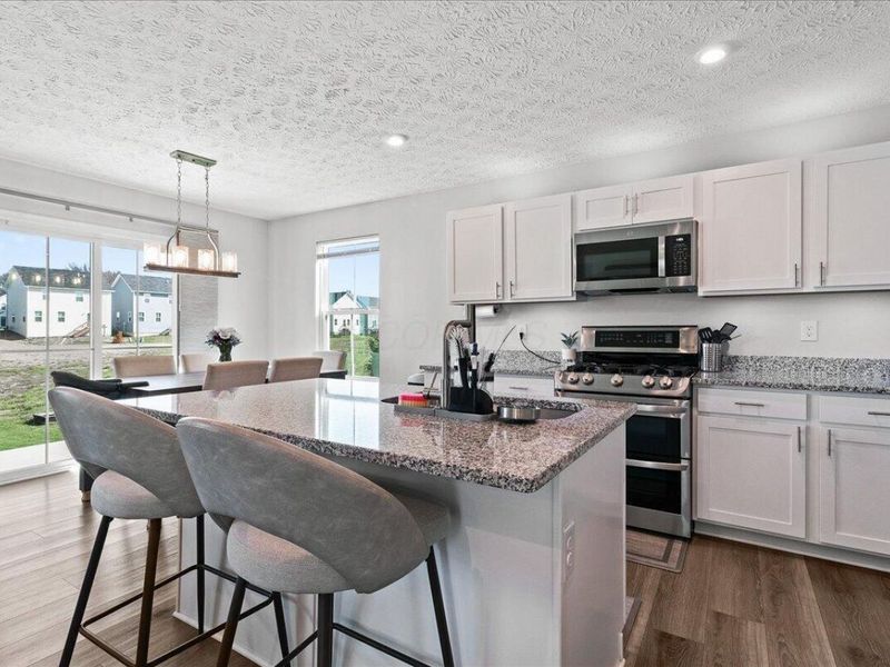 8586 Greengate Boulevard, Canal Winchester, OH 43110 Photo 3