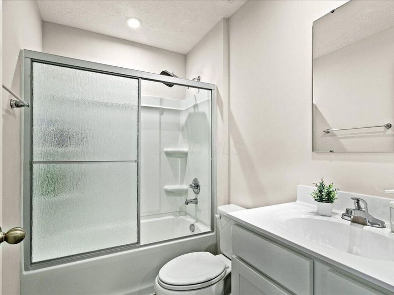 8586 Greengate Boulevard, Canal Winchester, OH 43110 Photo 34