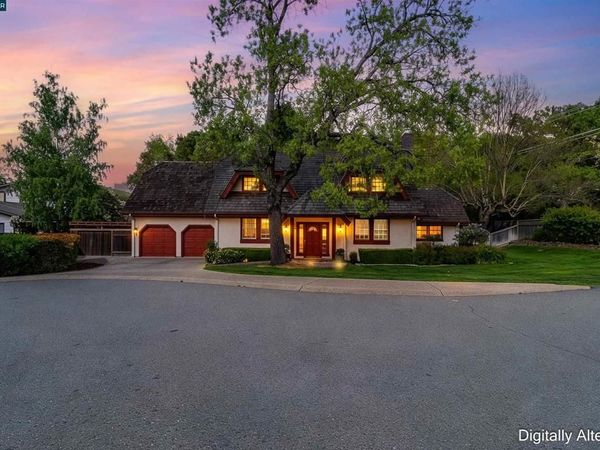 4 Wallabi Ct, Lafayette, CA 94549