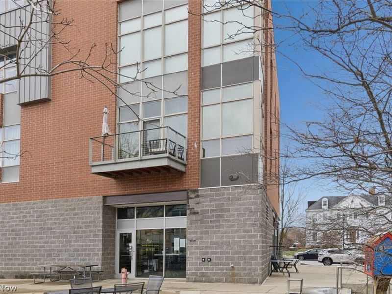 55 E College Street, Unit 212, Oberlin, OH 44074 Photo 2