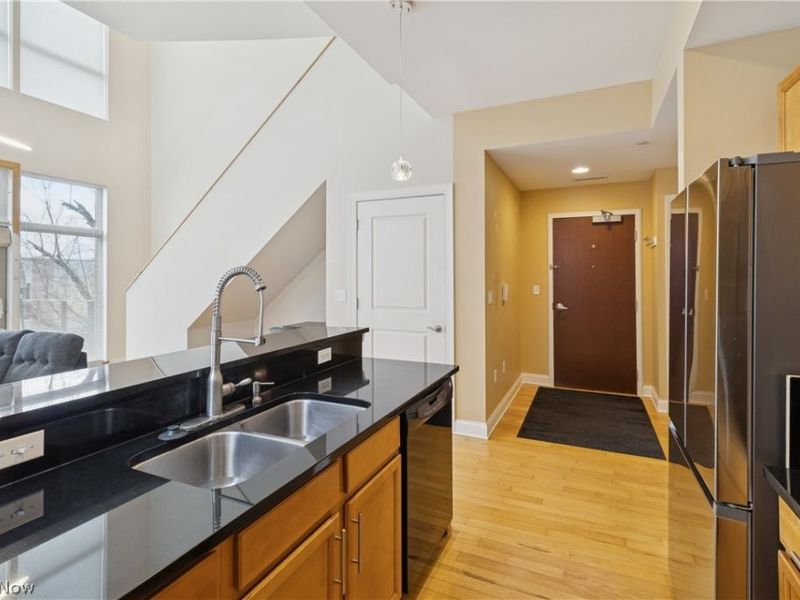 55 E College Street, Unit 212, Oberlin, OH 44074 Photo 4