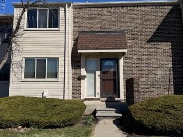 7 Hampton Towne Street, Southfield, MI 48075