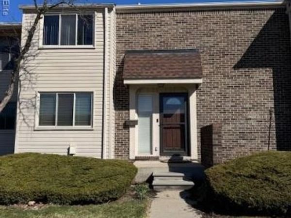 7 Hampton Towne Street, Southfield, MI 48075