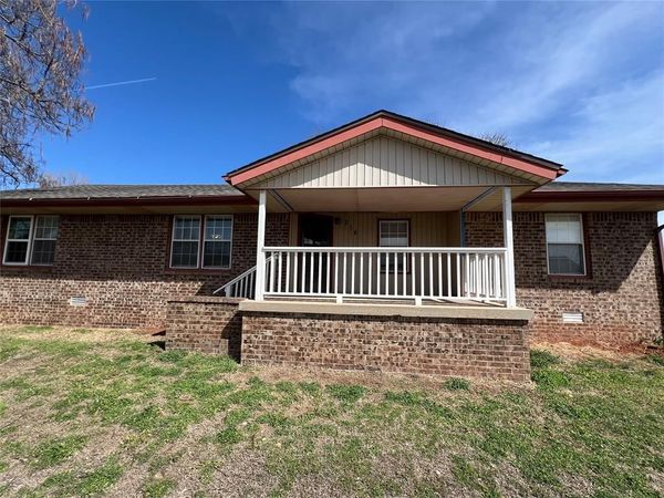 216 N Jefferson Avenue, Blanchard, OK 73010