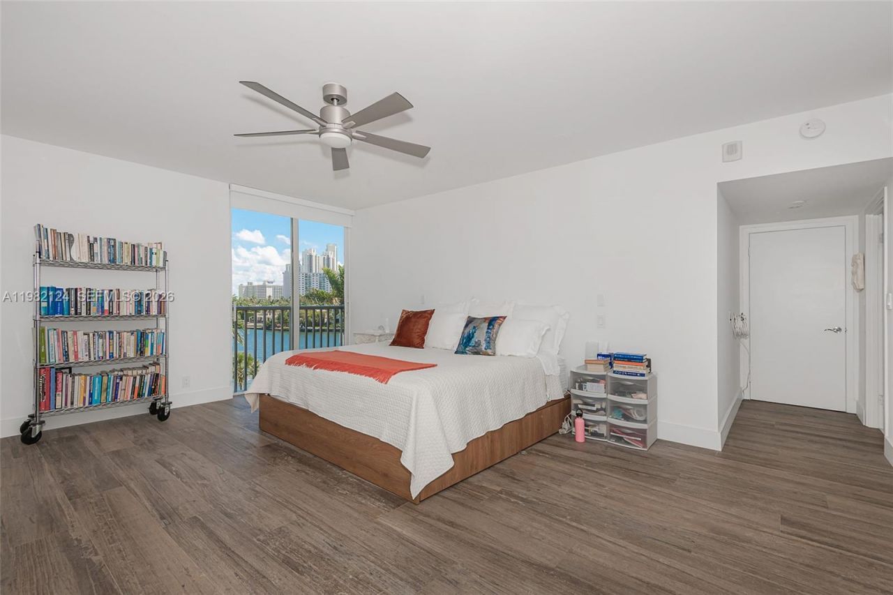 19707 E Turnberry Way , Unit 5E, Aventura, FL 33180 Photo