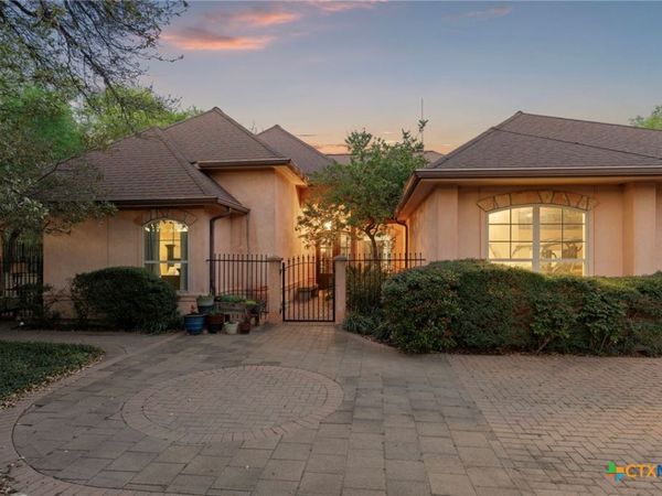 200 Redbird Lane , Kingsbury, TX 78638