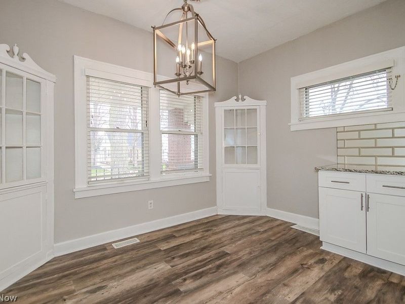 1203 Mayfield Ridge Road, Mayfield Heights, OH 44124 Photo 8