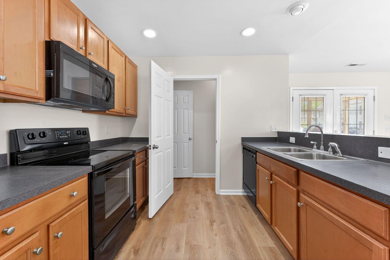 2400 Paladin Lane Photo 13