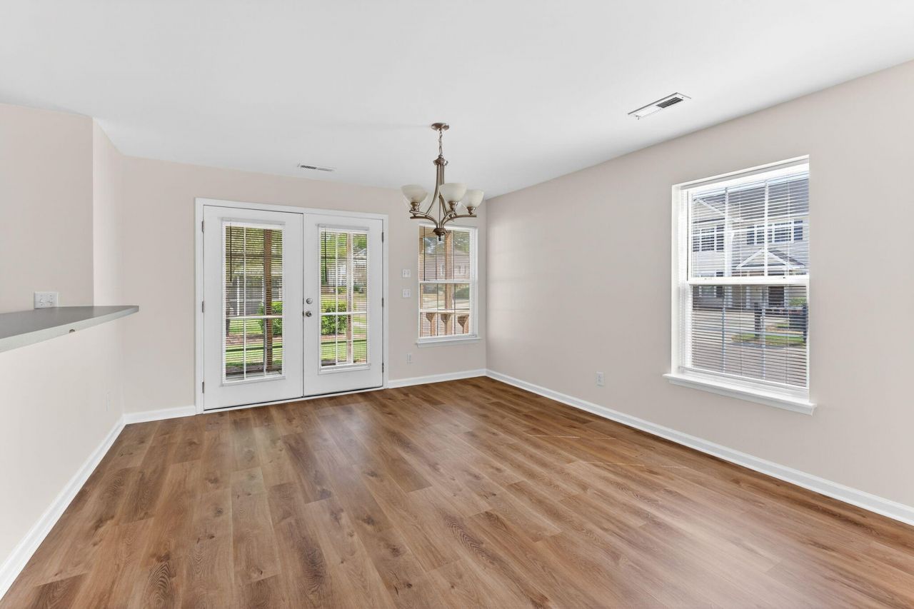 2400 Paladin Lane Photo 5