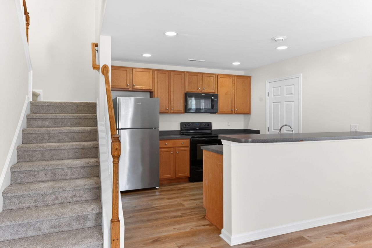 2400 Paladin Lane Photo 7