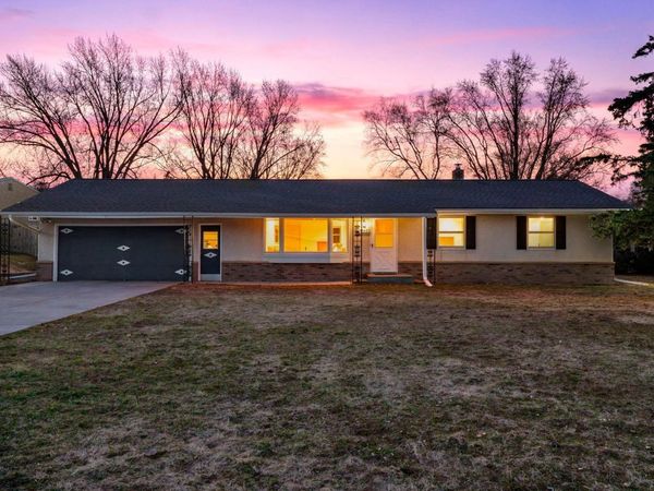 2460 E Meadow Drive, North Saint Paul, MN 55109