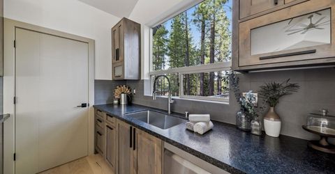 581 Cochise Circle, South Lake Tahoe, CA 96150 Photo