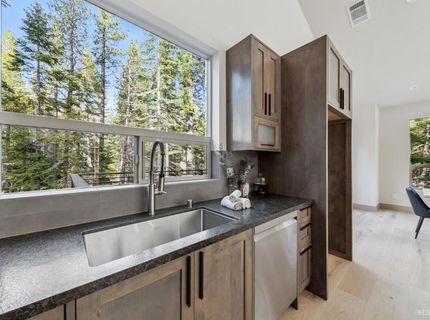 581 Cochise Circle, South Lake Tahoe, CA 96150 Photo