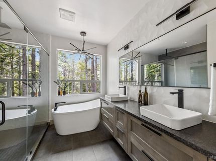 581 Cochise Circle, South Lake Tahoe, CA 96150 Photo