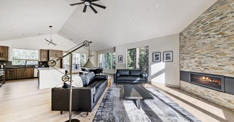 581 Cochise Circle, South Lake Tahoe, CA 96150 Photo