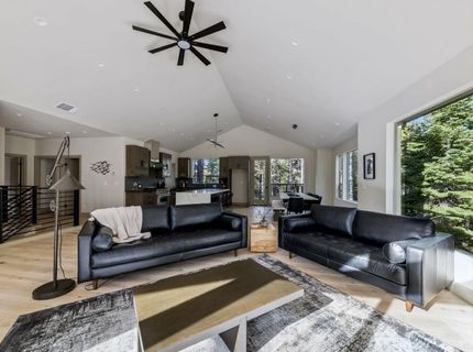 581 Cochise Circle, South Lake Tahoe, CA 96150 Photo