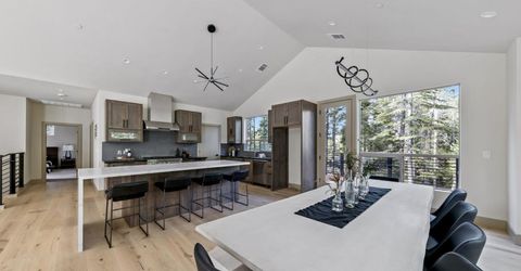 581 Cochise Circle, South Lake Tahoe, CA 96150 Photo