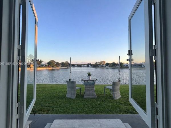 8312 NW 59th St, Tamarac, FL 33321