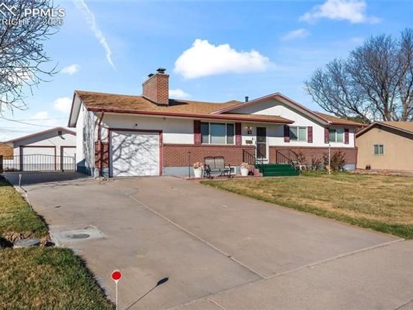 61 Radcliff Lane, Pueblo, CO 81005