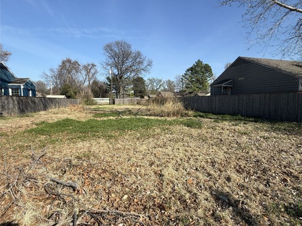 4247 Riverside Drive , Tulsa, OK 74105